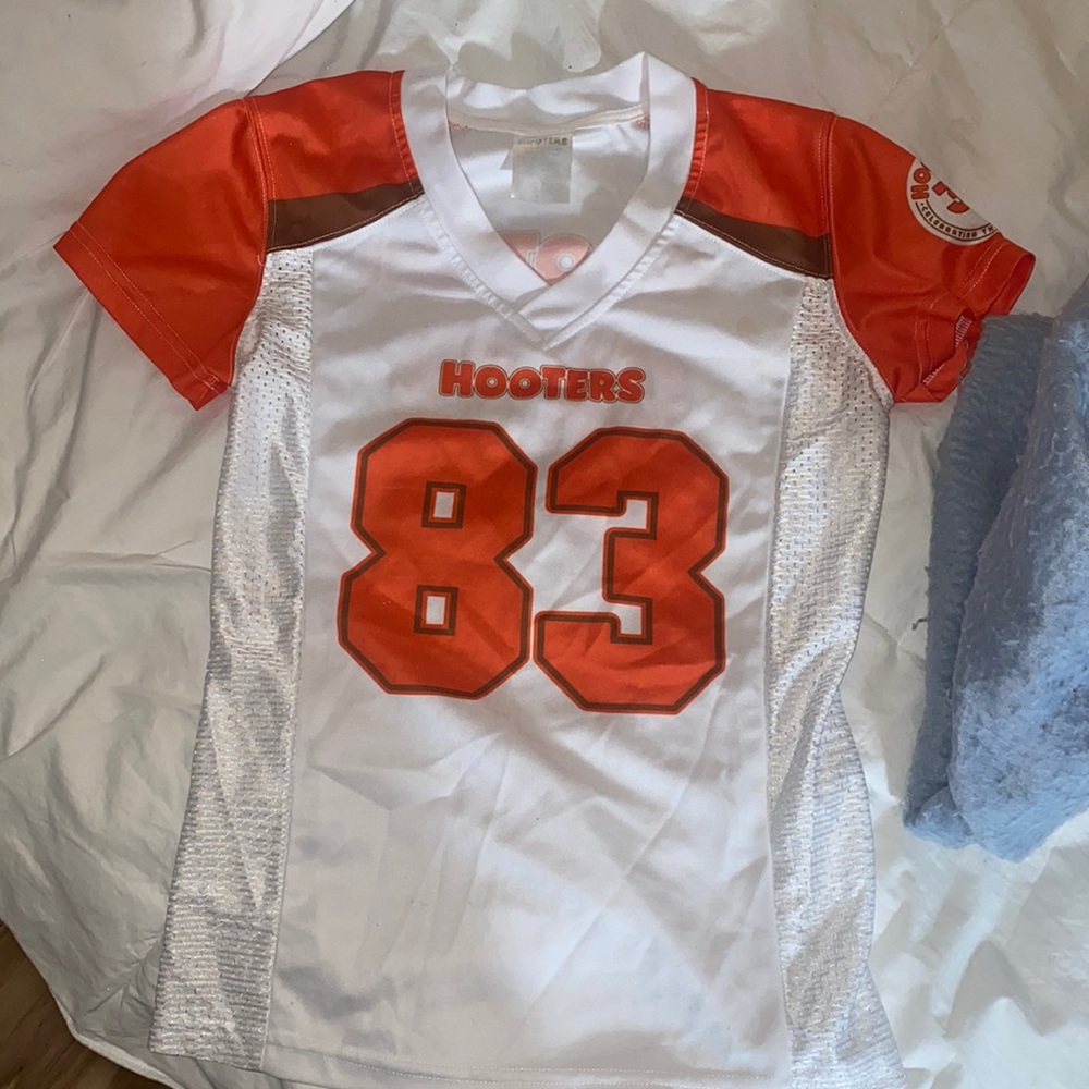 Hooters
